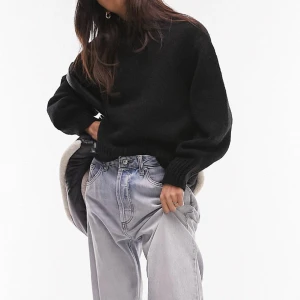 Stickad tröja - Stickad tröja från Topshop. Använt någon gång. 