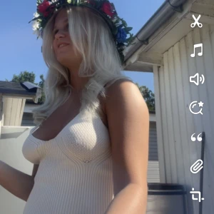 Sommar klänning från Gina tricot - Använd på midsommar endast 1 gång! Går bra med köp nu!