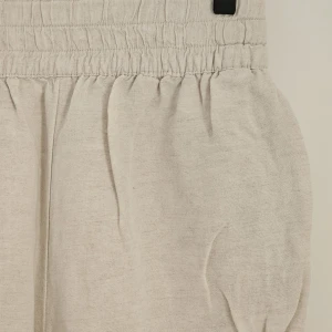 Linenbyxor  - Använda en gång, från H&M inköpta från butik av mig. Fickor på sidan, lite utsvängda ben. 