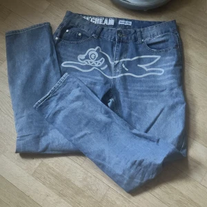 Bbc/Ice Cream Running Dog jeans - Fin grail piece, tyvärr fel taper för min smak så säljes vidare. Finfint skick och riktigt skön denim.