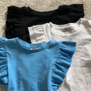 3pack zara tröjor - 3pack zara tröjor i Strl S! Köpt för 119kr st, går att köpa separat för 75kr st! Dem är i bra skick, ingen av tröjorna har några slitningar eller så! Skriv privat för fler bilder! Köparen står för frakten 💓 