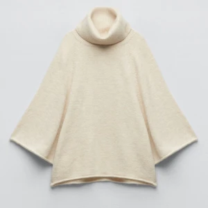 Stickad tröja Zara - Superfin stickad tröja från Zara. Jättemysig till sommarkvällar🥰 Bra skick, endast använd fåtal gånger. Storlek S.