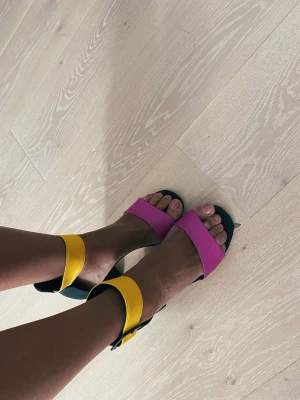 Klack blockfärgad - Lätt att gå i, köpt i Portugal  Använd 2 ggr