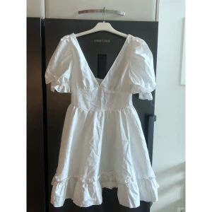 Studentklänning  - Studentklänning köpt second hand. Passar S/M