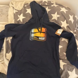 Huvtröja aldrig använt  - En Huvtröja som jag fick i present men aldrig använt 