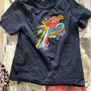 Spiderman tajt tröja  - Spiderman t-shirt/ top