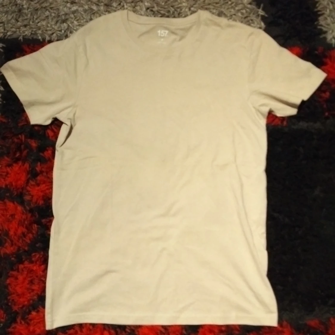 Beige tshirt