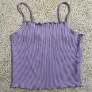 Linne - Lila linne från NA-KD stl S. 