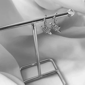 Sthlmstilsmycken - Sjukt snygga örhängen  Köp för 200kr/paret Eller 110kr/st Modell 066