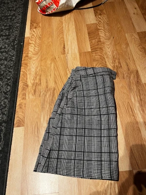 Grå Kjol med fickor - Knappt använd från usa. 