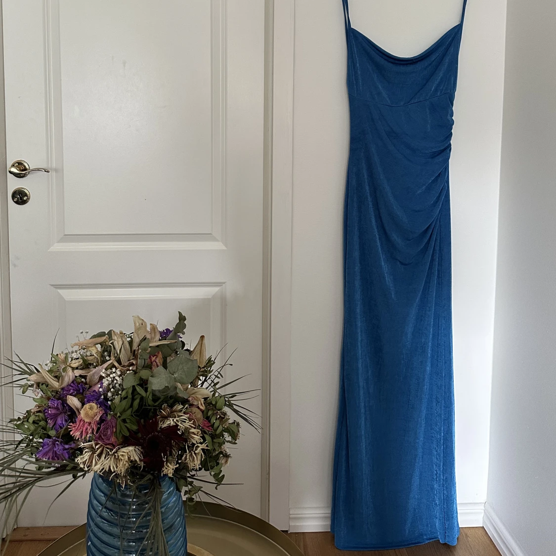 Den perfekta blåa klänningen 