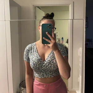 Topp - Jättefin topp, aldrig använt. Storlek M 