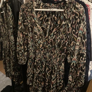 Zaraklänning - Jätte fin klänning från zara❤️‍🩹