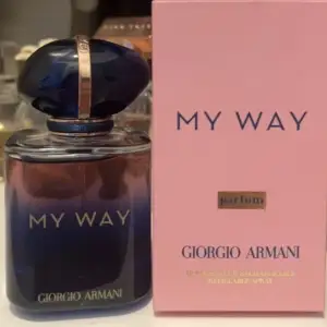 My way i Le Parfum kostat 1450kr på kicks säljer för 600 eller bud  50 ml , HELT NY aldrig använd 