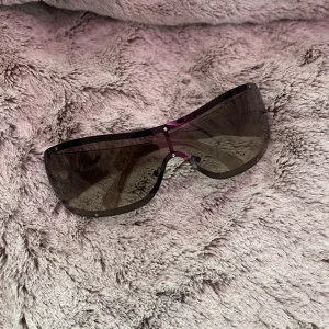 Super Cool  Solglasögon  - Köptes på WEEKDAY i stlhm. 
