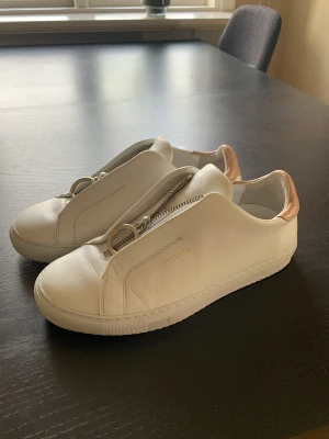 Fina Axel Arigato skor - Nypris 2600 kr, mitt pris 500. Jätte fint skick 