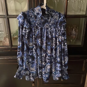 Blus - Använd ett fåtal gånger.