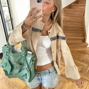 sötaste jackan😍 - Såå hilma söt jacka me detaljer🤗🤗 älskar 