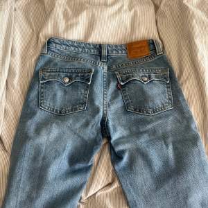 Superfina jeans från Levi’s, aldrig använda. Nypris 1500