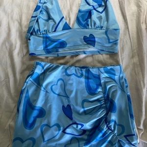 Shein matchande kjol sett - Shein sett kjol och uringat linne, helt nytt bara använt 1 gång när jag provade.