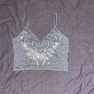 Y2k linne - Köpte från shein (ROMWE) i fel storlek. Använt ett fåtal gånger. Skönt material och hade haft kvar det om det var i min storlek. Y2k aktigt. 