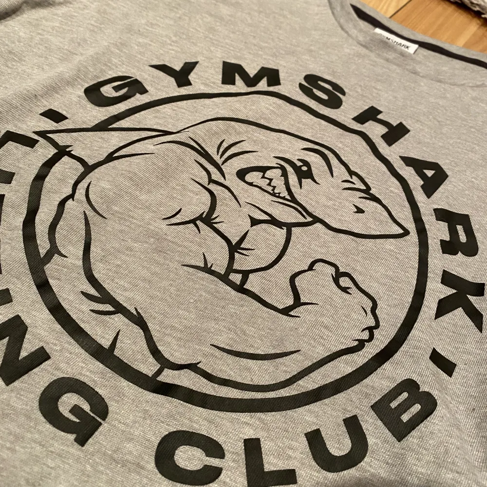 Gymshark T-shirt, funkar tills både träning och utanför. Fint skick. Storlek S. T-shirts.