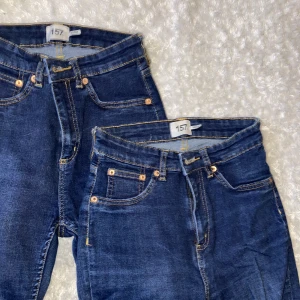 Jeans  - Två blåa jeans från lager 157 
