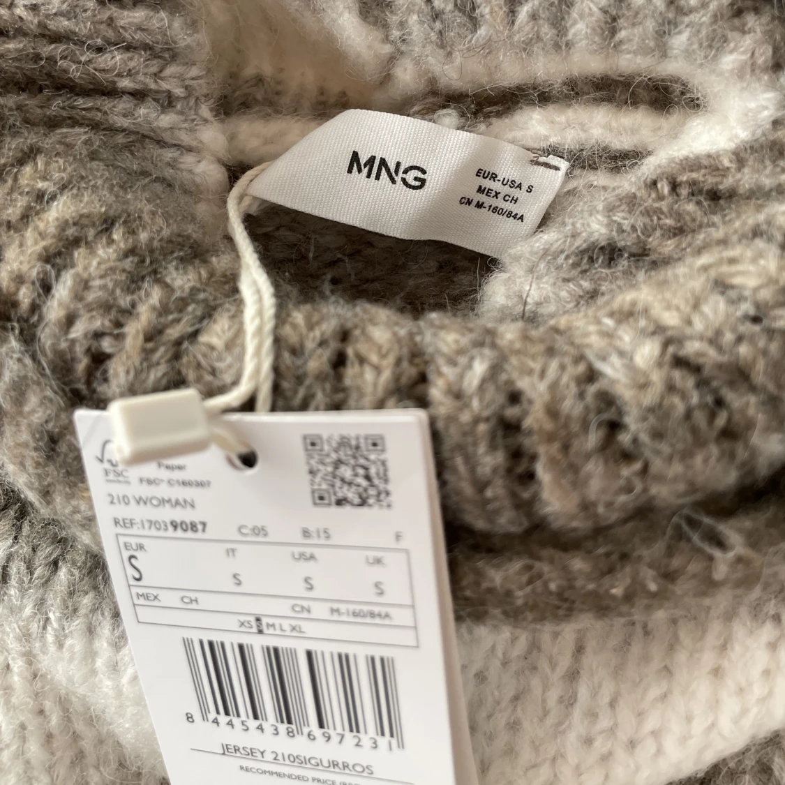 Helt ny stickad tröja - 91