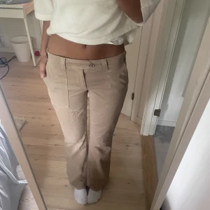 Coola jeans  - Så sjukt coola jeans, ger en safari vibe 🌞🌞