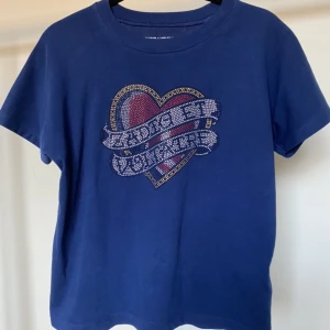 Zadig & Voltaire T-shirt  - Superfint skick då den knappt är använd 🙌🏼
