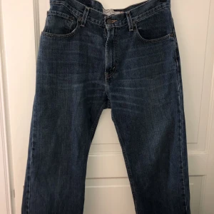 Levi’s Jeans - Blåa 559 straight levi’s jeans i mycket bra skick. 