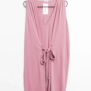 Filippa K klänning pink  - Jättefin klänning från Filippa K. Storlek S men passar S-M. 