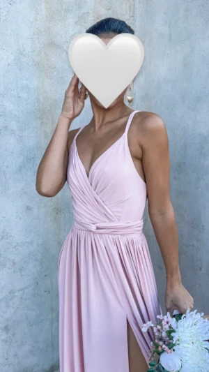 Klänning - Snygg klänning, skön material, använt bara en gång. Storlek SX/S