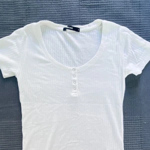 BicBok topp vit stl M - Ny topp oanvänd stl M