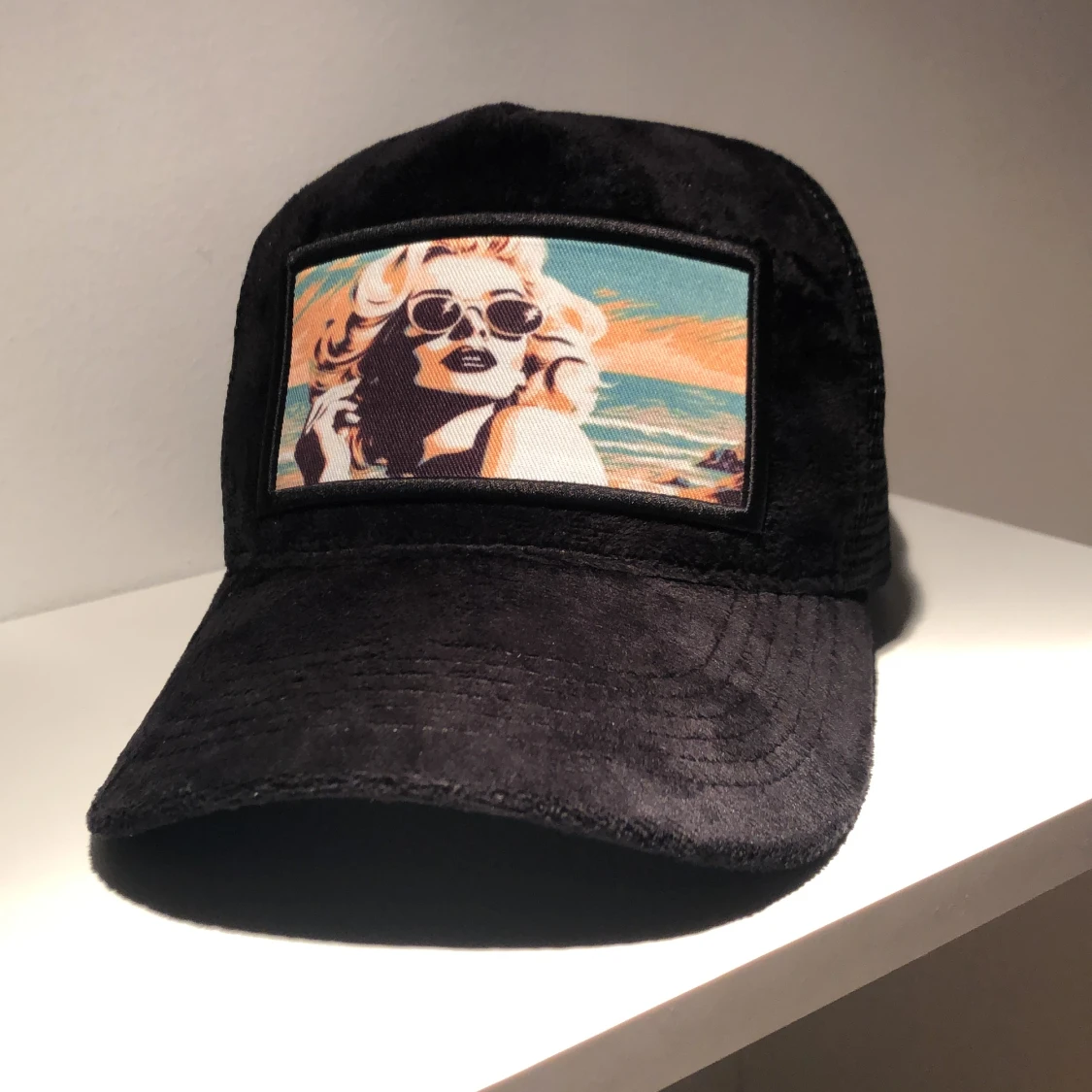 Revenite keps säljer