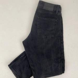 Svarta Jack & Jones jeans loose fit stl W30 L32