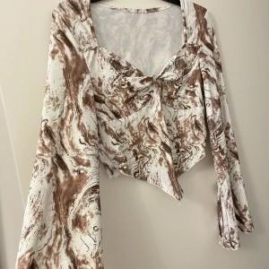 Tröja/ topp  - Storlek L/M pris 199kr