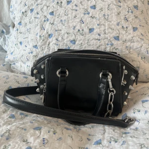 Zara väska - Väska från zara. Fint skick