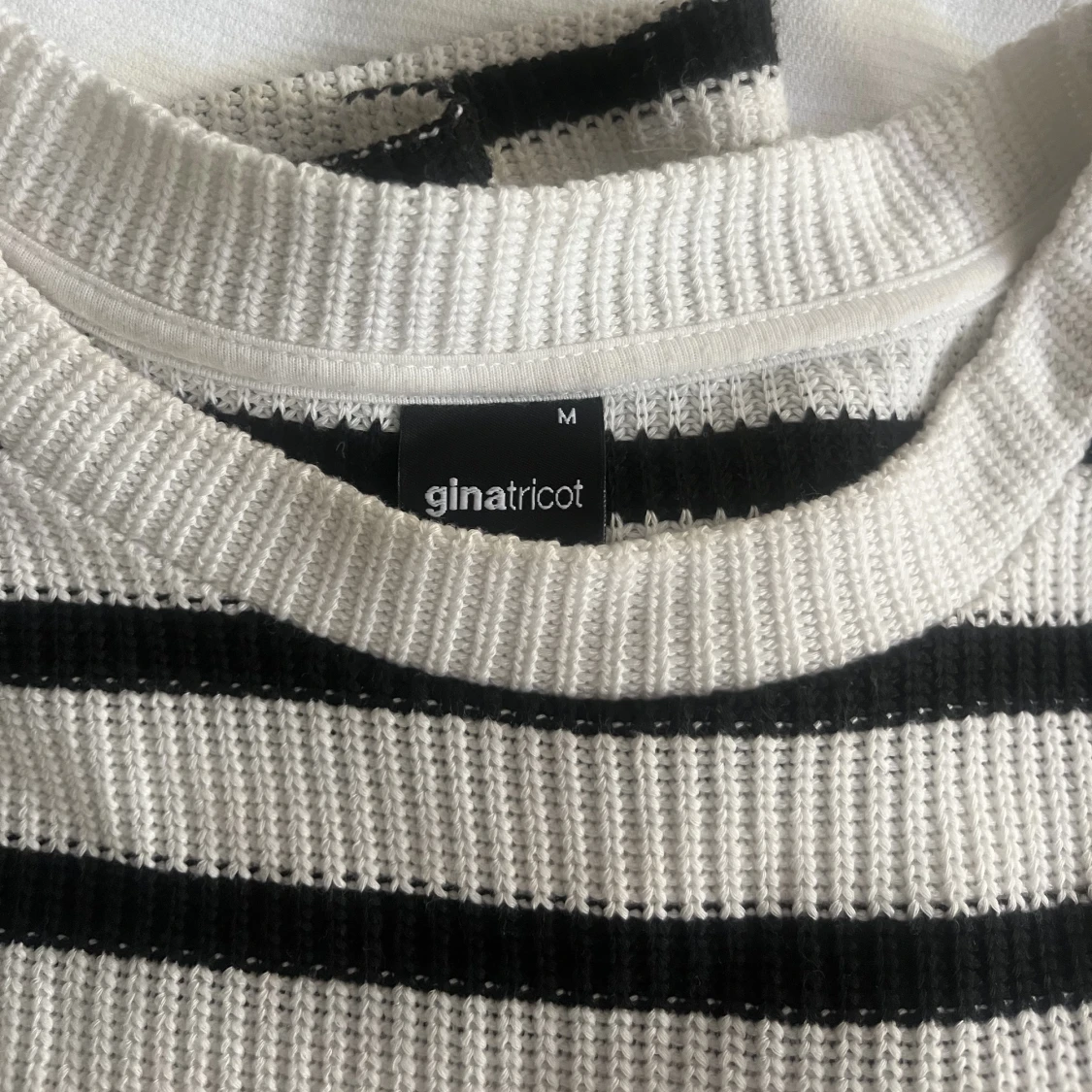 Randig stickad tröja  - 90
