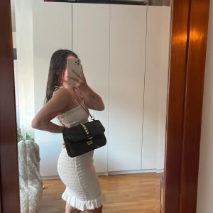 Klänning - Aldrig använd, 34 passar 36 med då den e stretchig