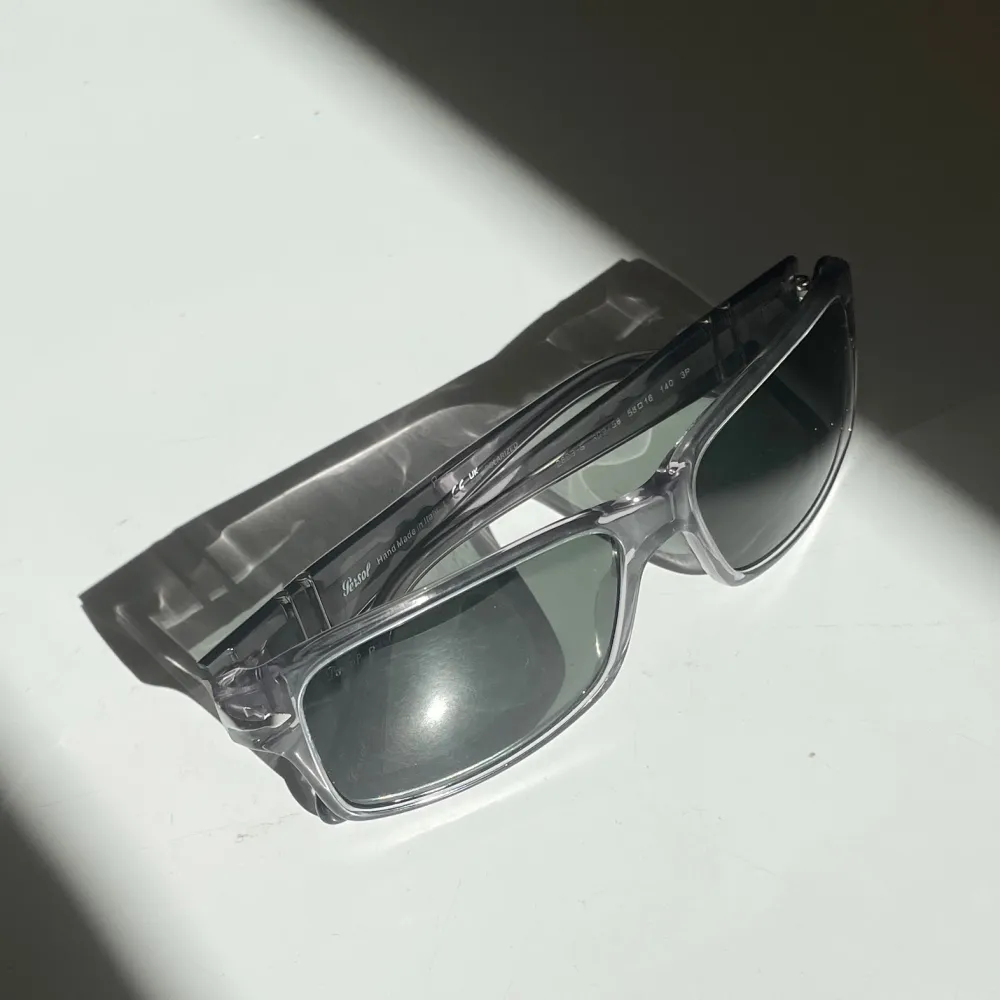 Persol PO2803S Polarized-309/58 - size 58  Mint condition with case & cleaning rag Has barely been used!  Price can be discussed. . Accessoarer.