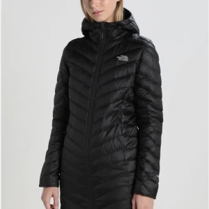 The Noth Face dunjacka - Säljer en jätte fin dunjacka ifrån The North Face i storlek S den är sparsamt använd.