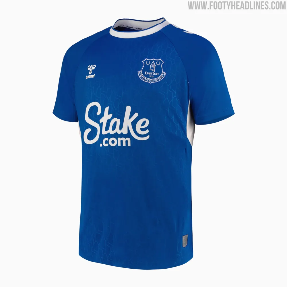 Säljer nu min Everton tröja med Sigurdsson på ryggen  som bara har hängt på väggen då jag samlar på tröjor men vill nu ha plats för nya så vill bli av med ett par stycken . T-shirts.