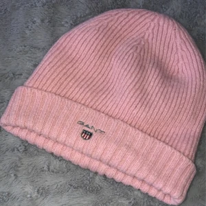 Gant mössa - En jätte fin gant mössa, som jag använt få gånger. Och den är vi väldigt bra skick💗
