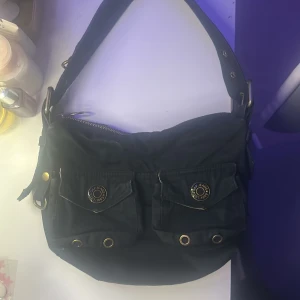 Gap väska - Ganska Använd men jag använder inte längre sedan kommer inte till användning 💕