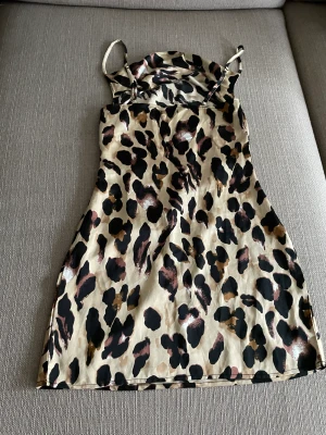 Klänning  - Klänning från H&M 