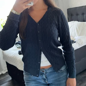 Stickad kofta - Kofta från Ullared💞Är i bra skick, har vikt in den på första bilden!