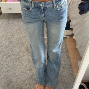 bootcut jeans - lågmidjade bootcut jeans, bra skick