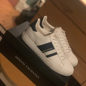 Armani exchange skor - Säljer dessa snygga och stilrena skor från Armani exchange  Bara att skriva vid minsta fråga Pris kan diskuteras 