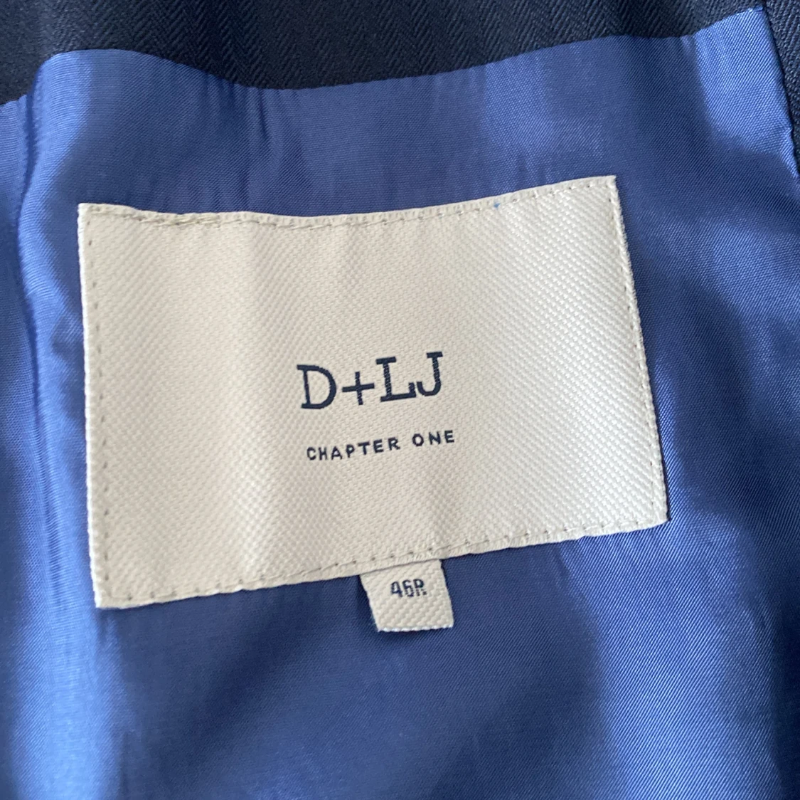 Mörkblå kostym från D+LJ - 91